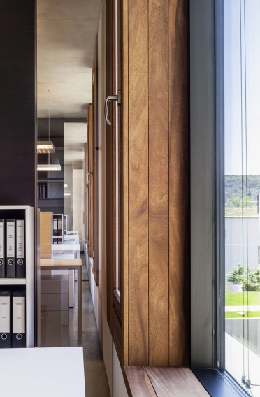 Office building - new construction - according to DGNB Platinum certification - indoor facade and material detail